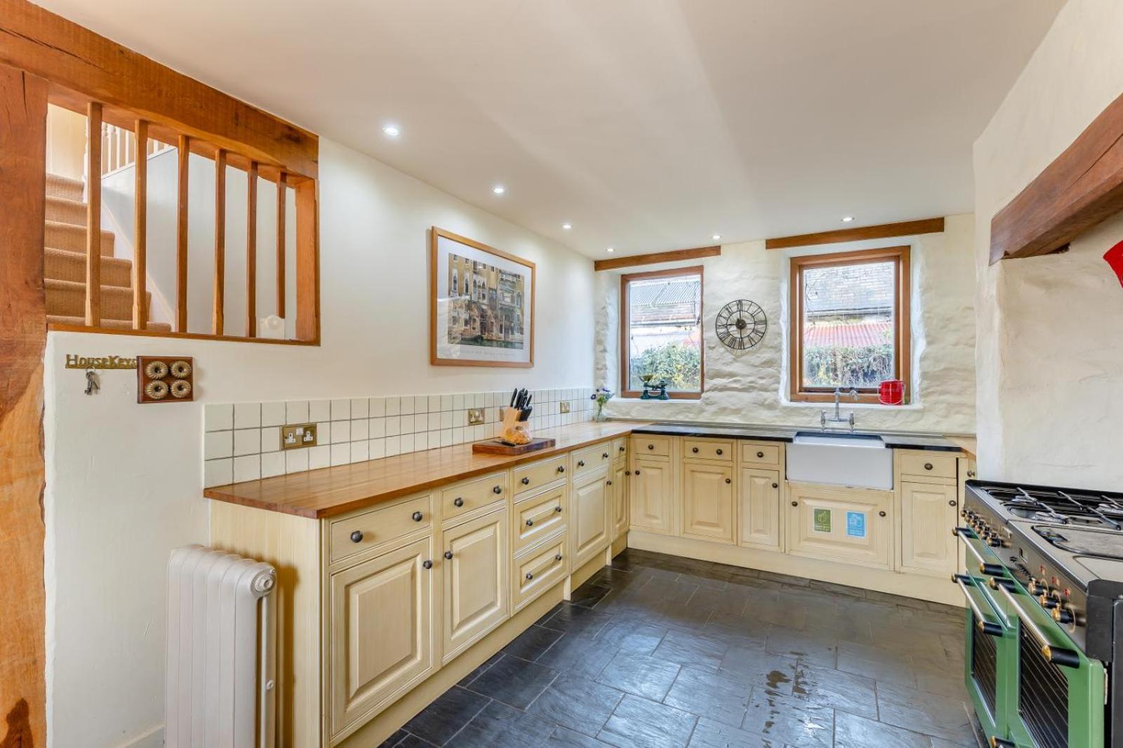 Pandy Farmhouse - Panoramic Mountain Views Within Snowdonia'S National Park - 4X4 Recommended Dolgellau Exterior photo